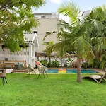 Neighbourgood Hill Suites