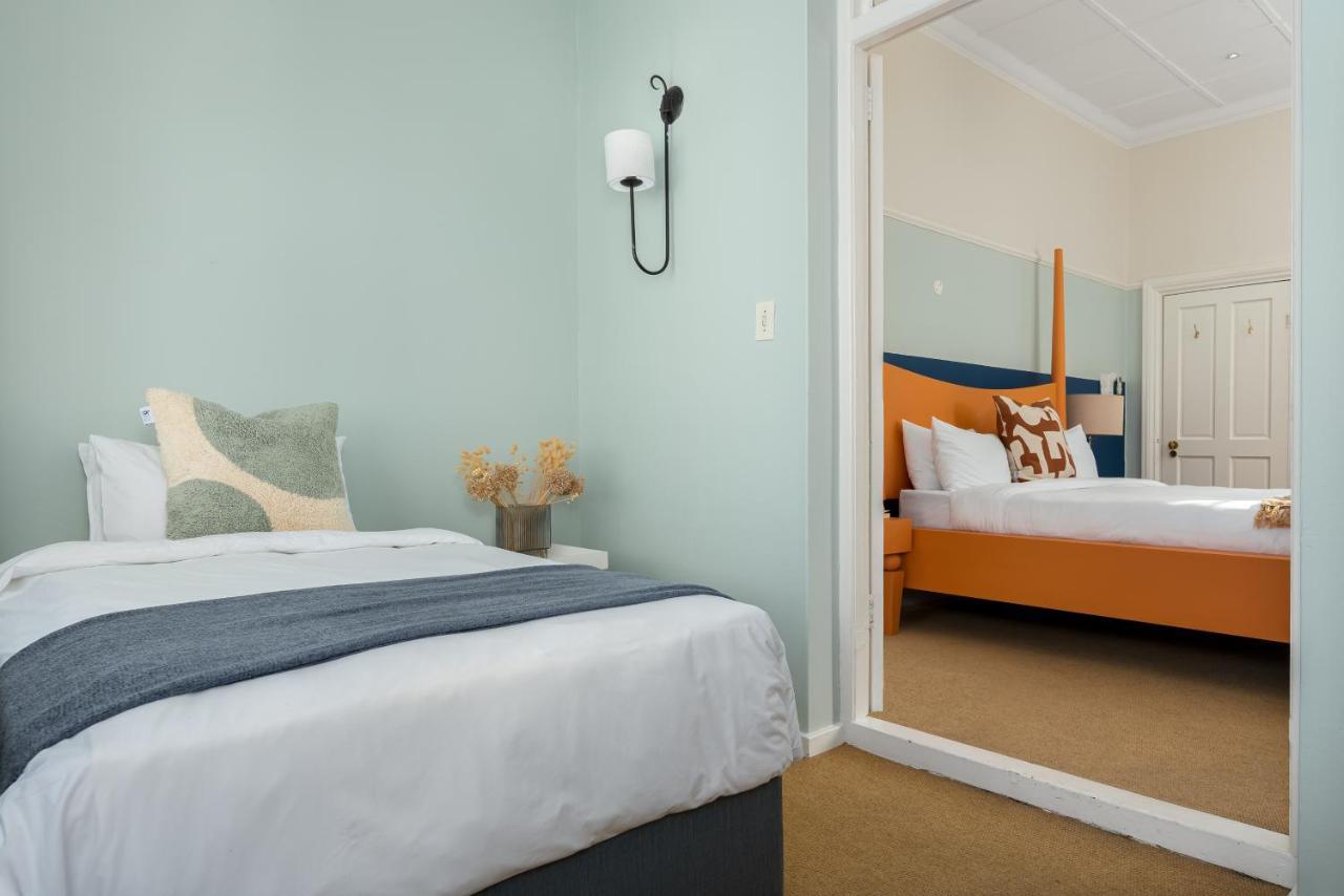 Neighbourgood Hill Hotel