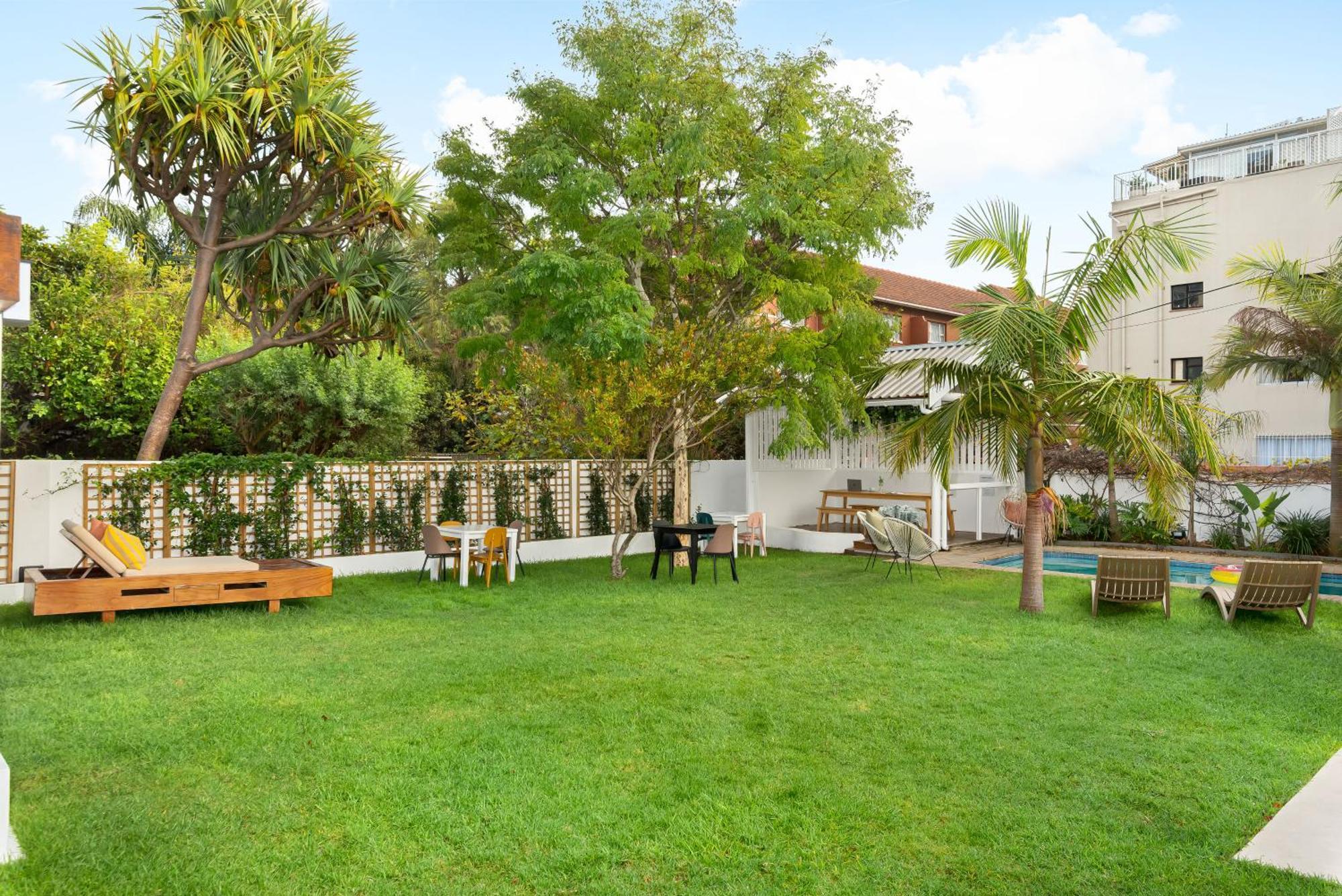 Neighbourgood Hill Hotel