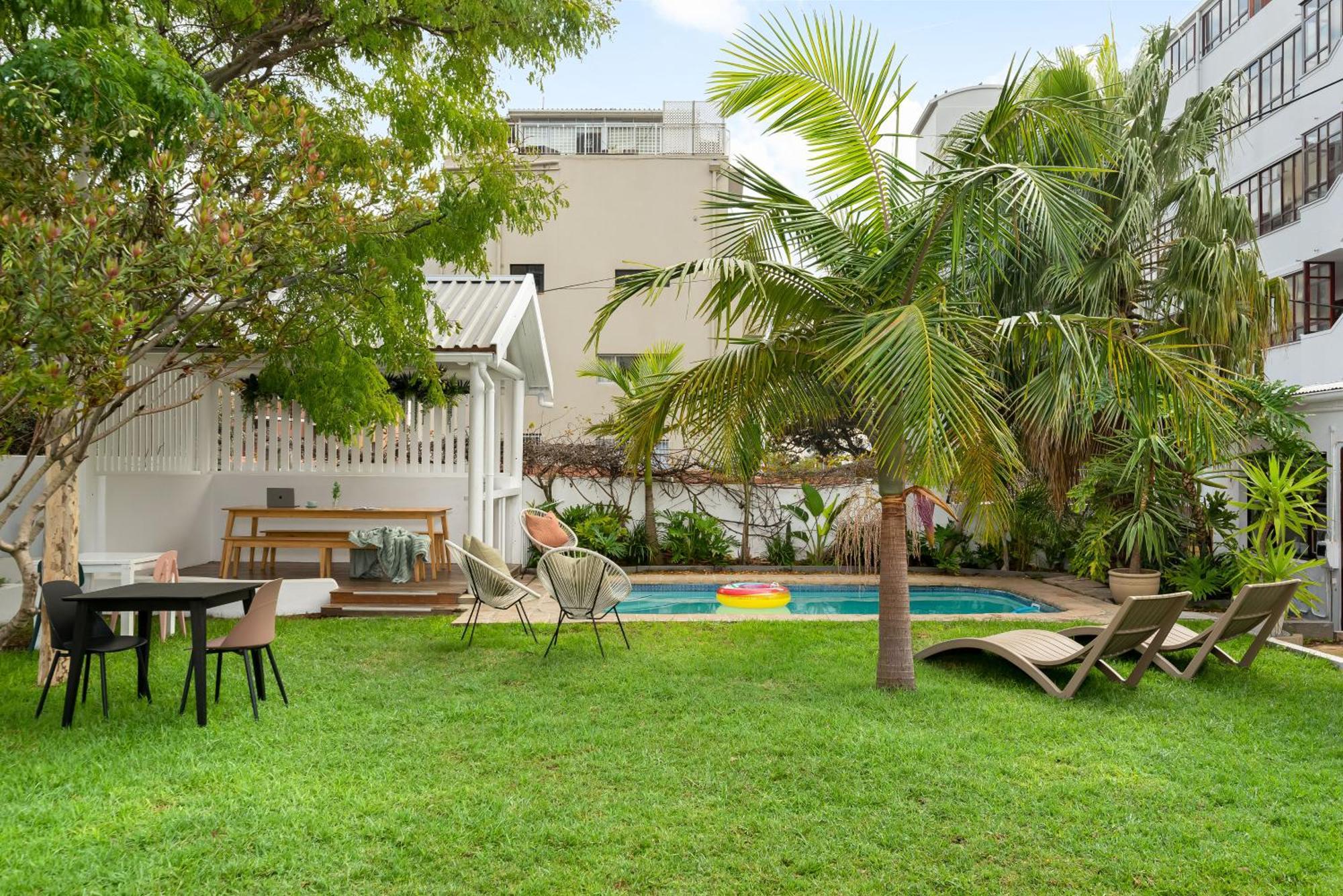 Neighbourgood Hill Hotel *